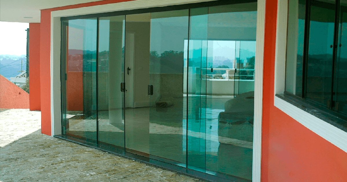 Portas de vidro deslizantes modernas